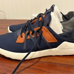 OluKai men’s golf shoe